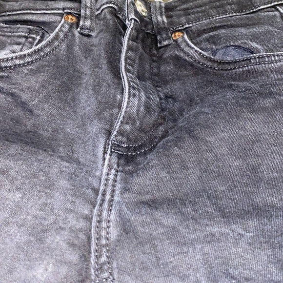 Zara Size 2 Black Denim High Rise Cropped Knee Jeans - Picture 11 of 11